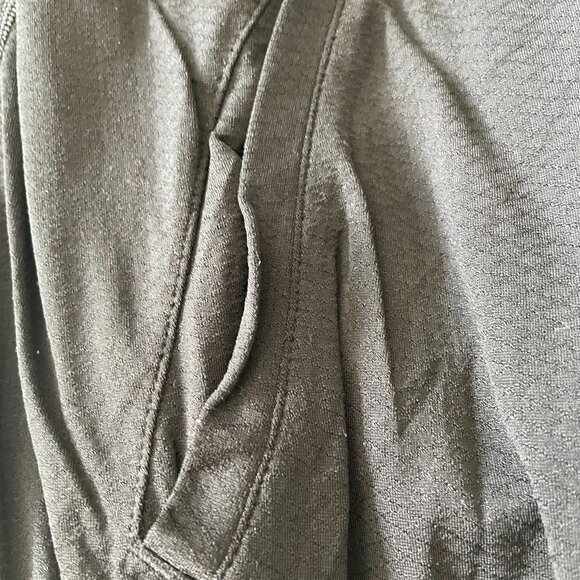 Reversible zip up athletic sweater by Ivivva size 12 -black and white - Picture 5 of 14